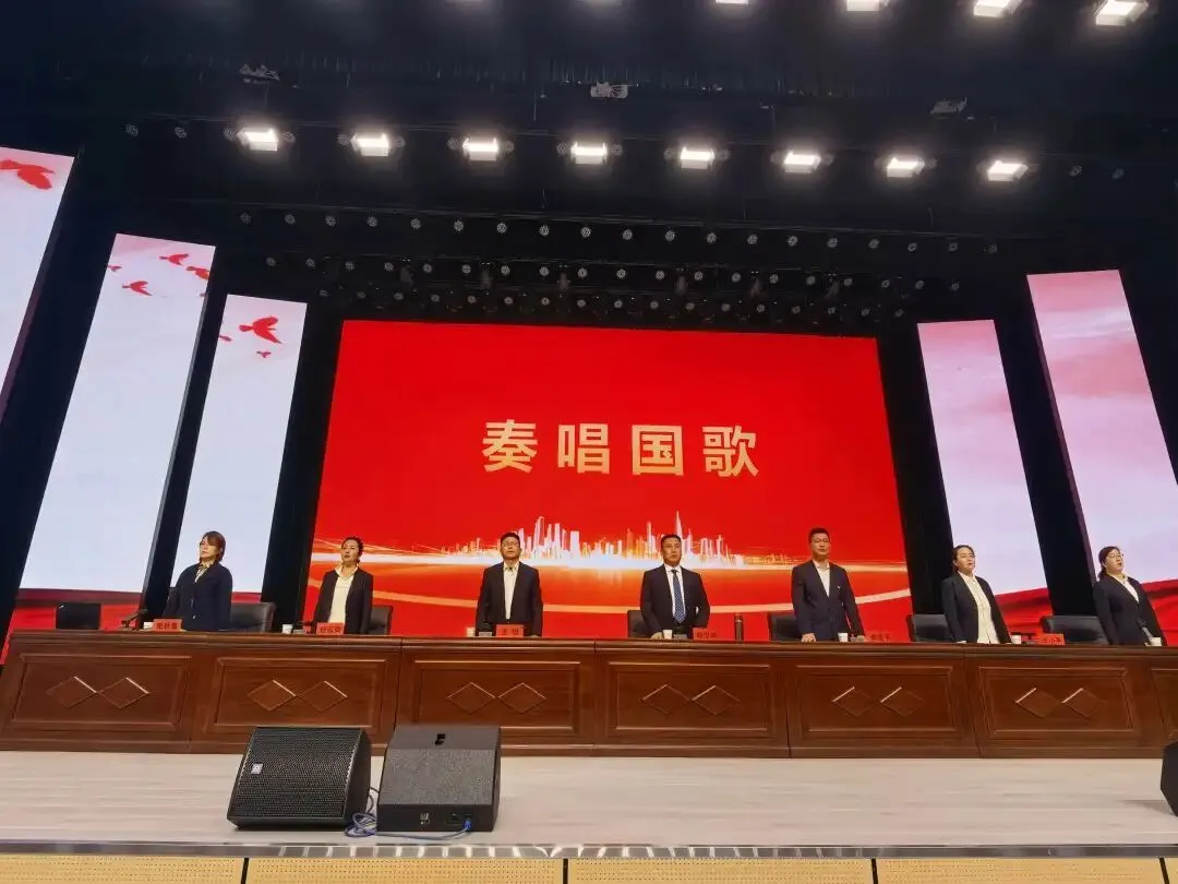 忻州五中隆重举办九年级校家社育人讲座暨中考动员大会 第4张