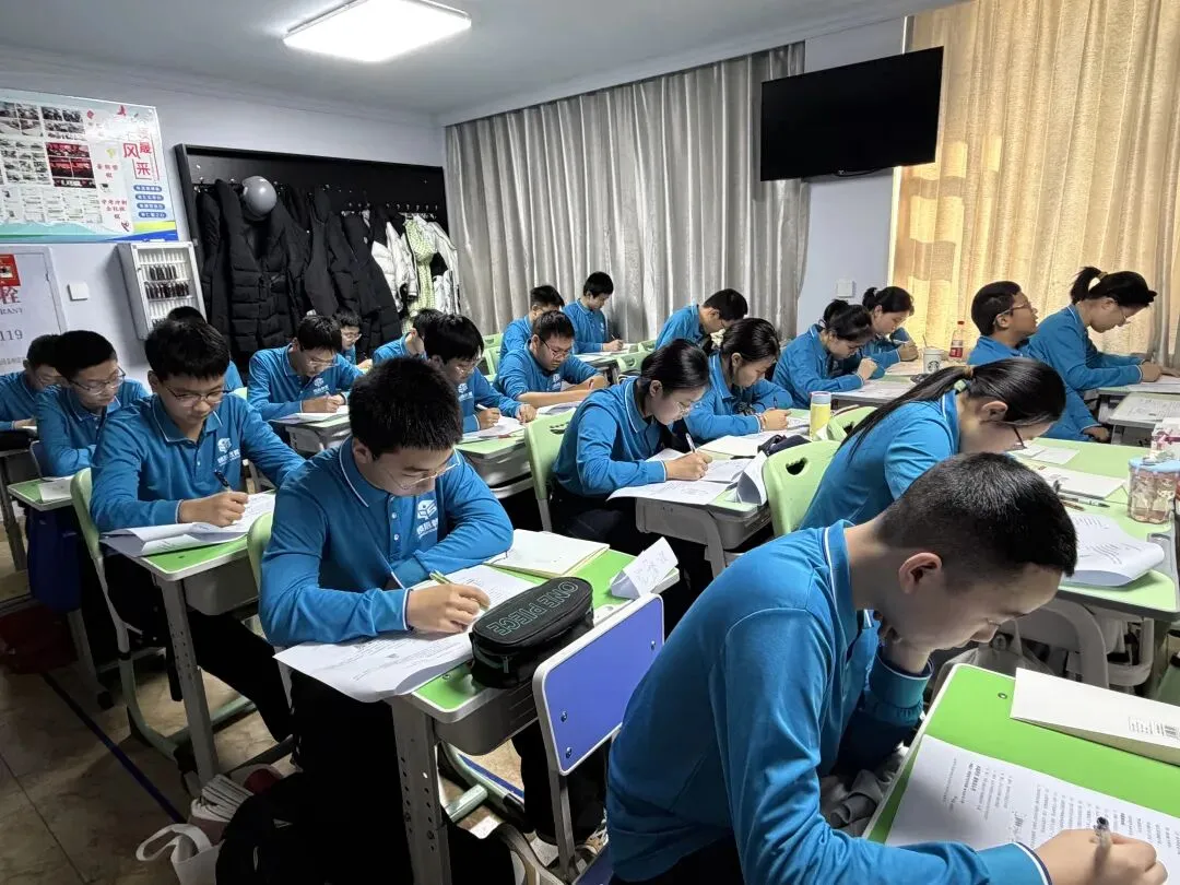 海拉尔中考冲刺全托班-第1张图片-四季读书网 海拉尔中考冲刺全托班-第1张图片-四季读书网
