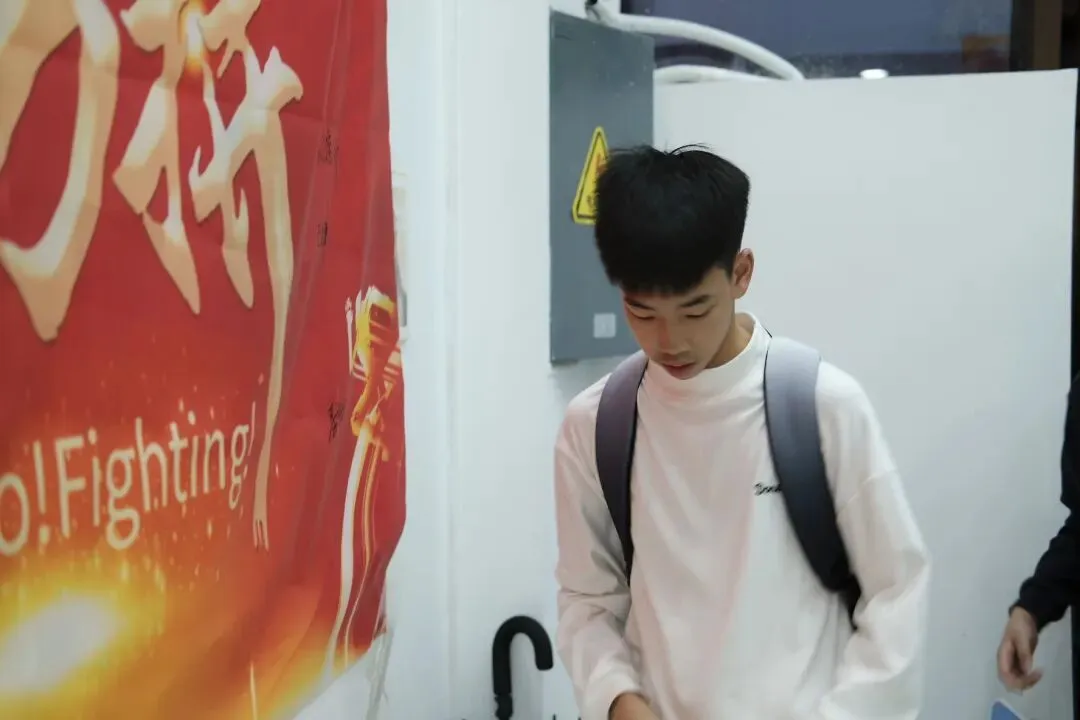 百日誓师|以笔为剑,以梦为马,中考少年,全力以赴!-第14张图片-四季读书网 百日誓师|以笔为剑,以梦为马,中考少年,全力以赴!-第14张图片-四季读书网