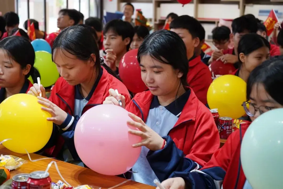 冲刺中考,为梦而战!容县侨乡中小学2026年誓师大会 第18张