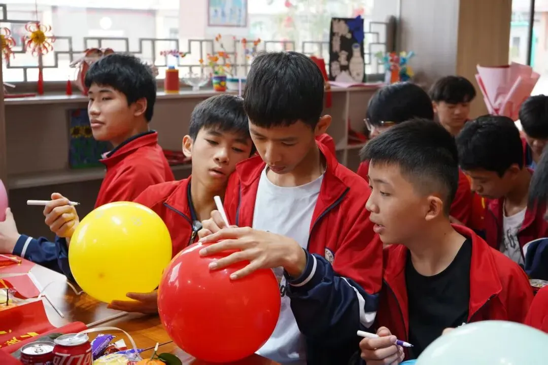 冲刺中考,为梦而战!容县侨乡中小学2026年誓师大会 第20张