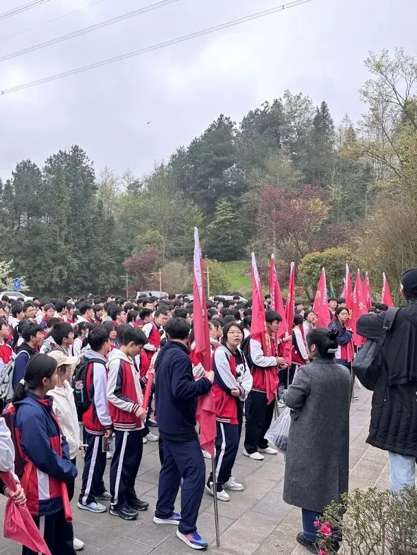 征途万里始于足下·决胜中考誓夺蟾宫 | 博雅少年徒步乡愁贵州,以青春之名,赴之约-第38张图片-四季读书网