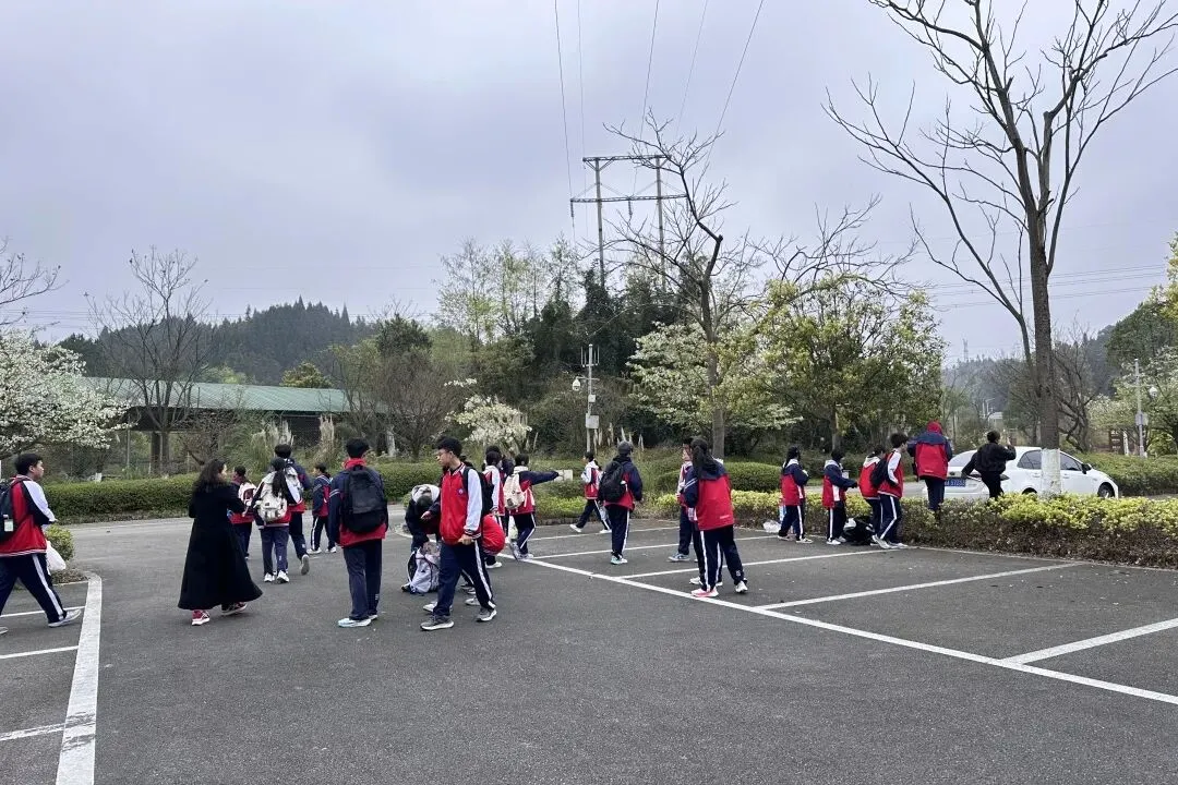 征途万里始于足下·决胜中考誓夺蟾宫 | 博雅少年徒步乡愁贵州,以青春之名,赴之约-第47张图片-四季读书网