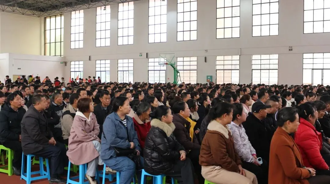 家校共建聚合力,同心护航迎中考 ——资源实验中学召开2026年九年级家长会 第6张