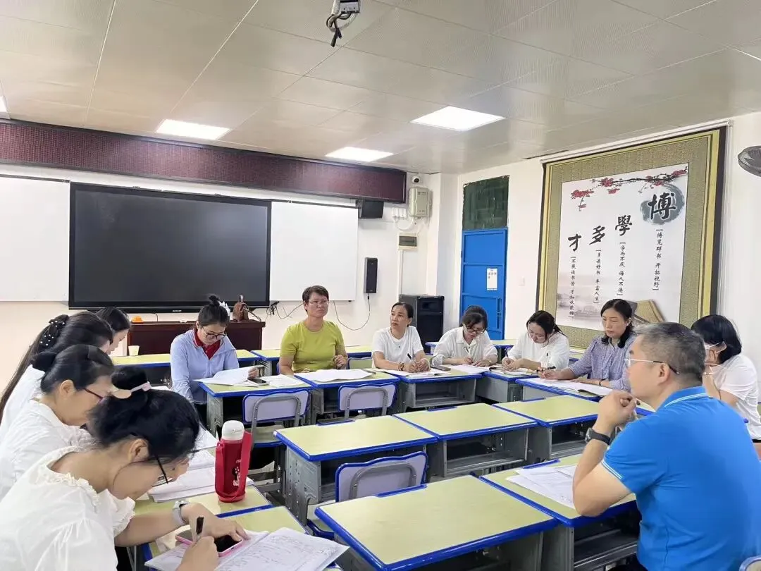 西南联动凝智慧,港务研思促中考丨西南中学教育集团2026年中考备考研讨活动(港务中学站)圆满举行-第61张图片-四季读书网