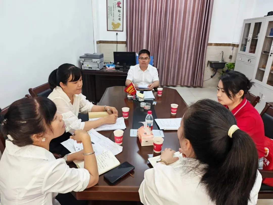西南联动凝智慧,港务研思促中考丨西南中学教育集团2026年中考备考研讨活动(港务中学站)圆满举行-第69张图片-四季读书网