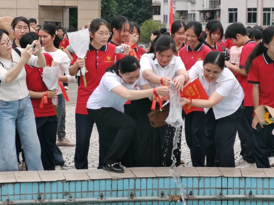 鏖战百日,问鼎中考;只争朝夕,终见锋芒——罗定中学2026届九年级百日誓师大会-第30张图片-四季读书网