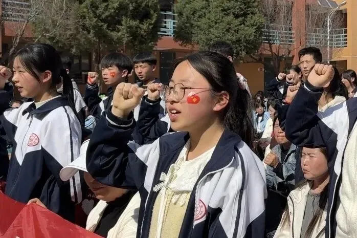 战鼓擂响催征程 中考誓师铸辉煌|延川县永坪中学2026届中考冲刺誓师大会 第53张 战鼓擂响催征程 中考誓师铸辉煌|延川县永坪中学2026届中考冲刺誓师大会 第53张