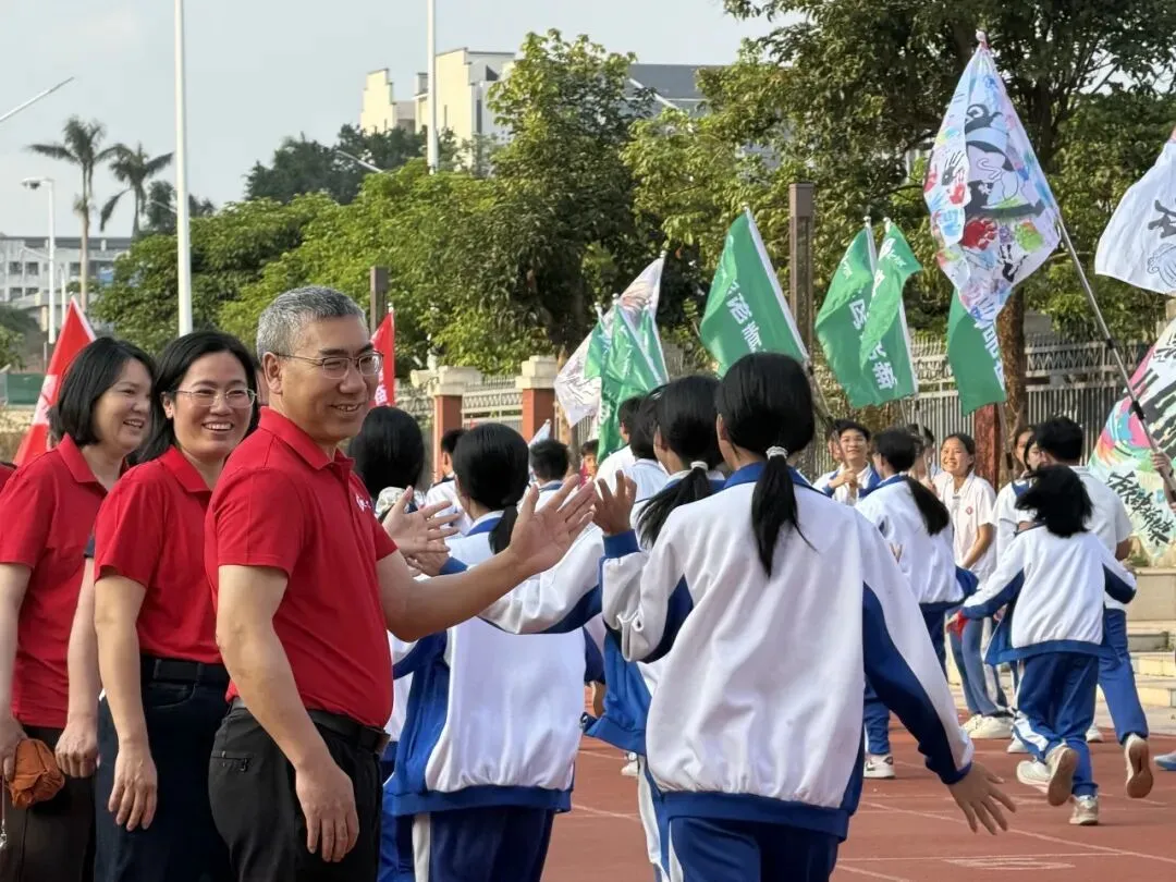 决战中考,百日冲刺!2026年湛一附校八九年级誓师大会回顾 第48张 决战中考,百日冲刺!2026年湛一附校八九年级誓师大会回顾 第48张