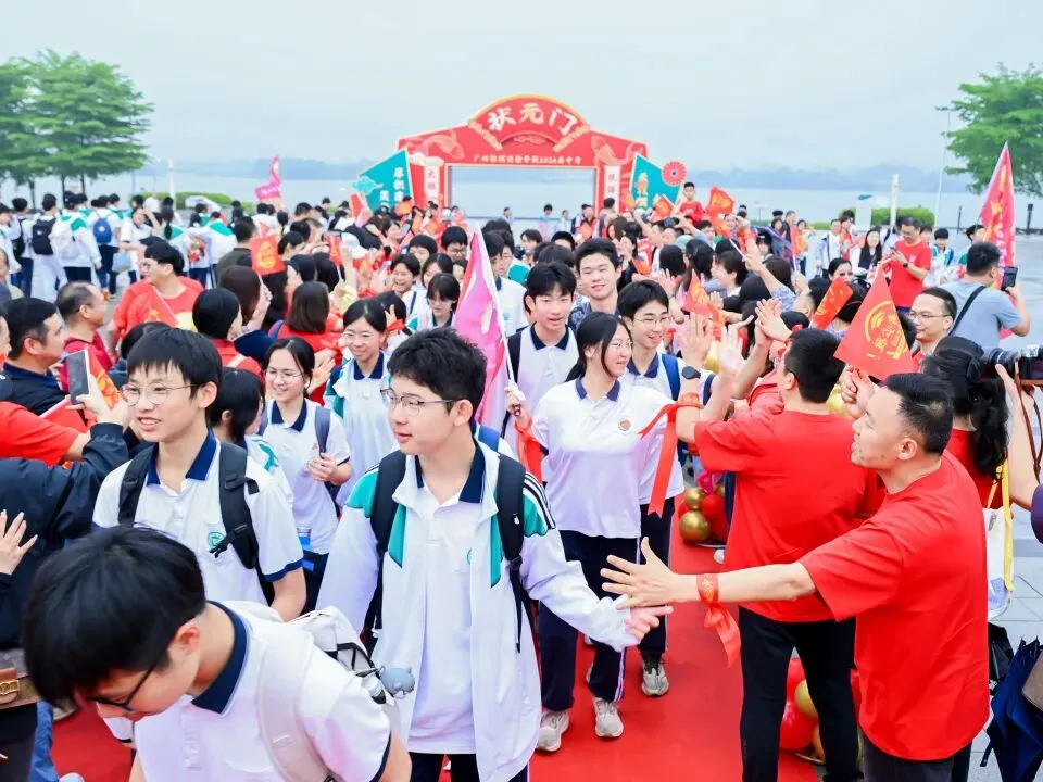 百日逐光,鼎湖为证,中考当歌 ——致恒润实验学校2026届初三学子-第22张图片-四季读书网