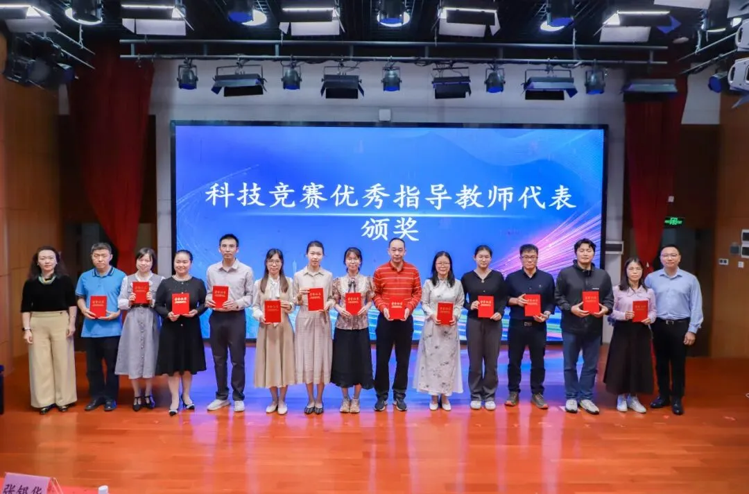 百日逐光,鼎湖为证,中考当歌 ——致恒润实验学校2026届初三学子-第31张图片-四季读书网