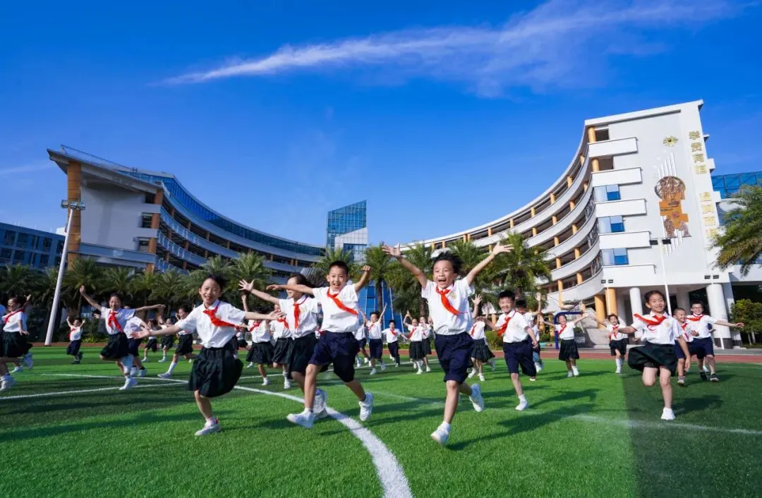百日逐光,鼎湖为证,中考当歌 ——致恒润实验学校2026届初三学子-第32张图片-四季读书网