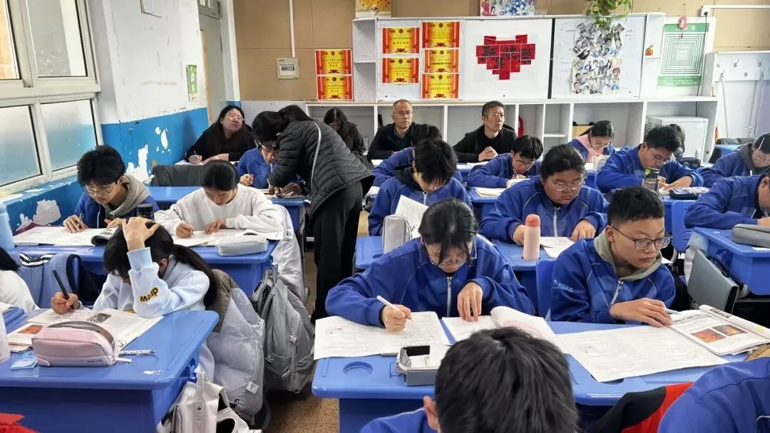 精准把脉中考备考 全面引领质量提升——市南区教育研究中心深入学校开展专项调研 第9张