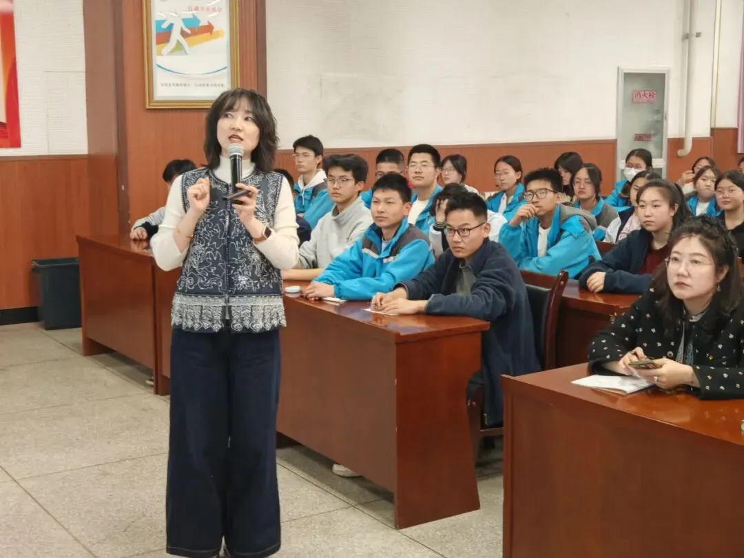 中考指导 | 科学备考明方向 精准发力赢中考——兰州市第五十二中学组织2026届初三备考指导讲座-第11张图片-四季读书网