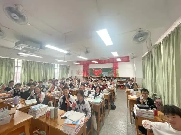 百日鏖战,中考必胜——河源市深河中学2026届中考百日誓师活动圆满举行 第62张 百日鏖战,中考必胜——河源市深河中学2026届中考百日誓师活动圆满举行 第62张