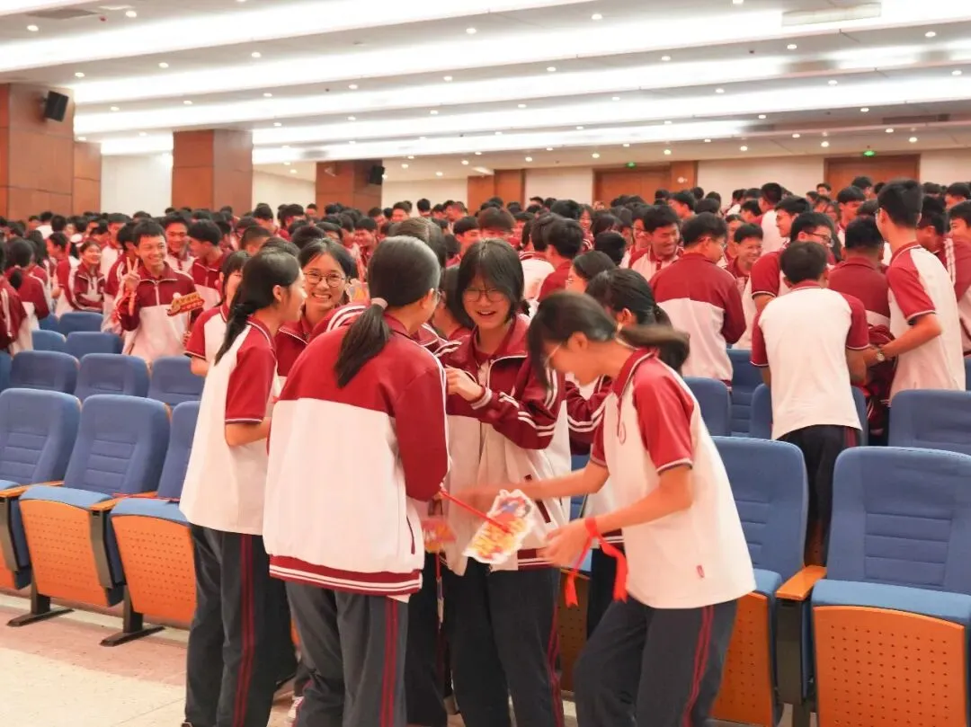 【策马鏖战百日 执笔决胜中考】我校举行2026届九年级中考百日誓师暨备考心理赋能活动 第30张 【策马鏖战百日 执笔决胜中考】我校举行2026届九年级中考百日誓师暨备考心理赋能活动 第30张