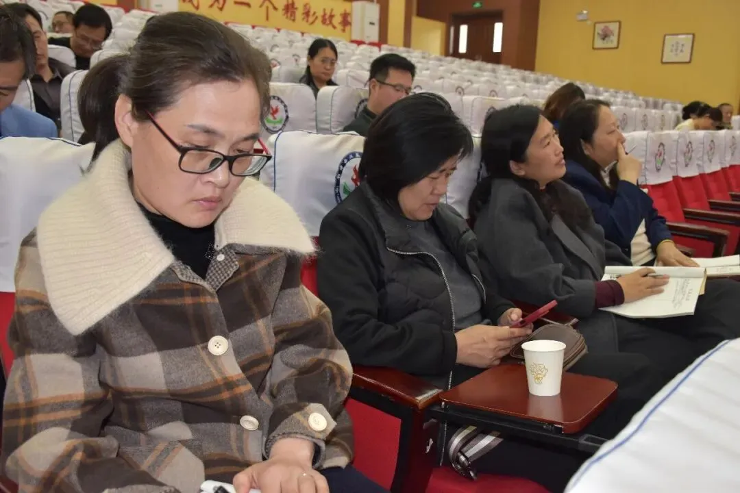 同心话中考,协力扬风帆——利津县初中语文毕业复习研讨会在利津县凤凰实验中学顺利召开 第16张 同心话中考,协力扬风帆——利津县初中语文毕业复习研讨会在利津县凤凰实验中学顺利召开 第16张