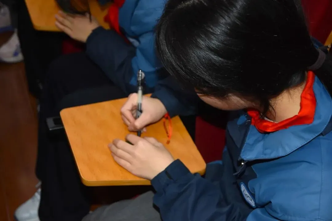 【正见未来·中考动员大会】策马扬鞭酬壮志 乘风破浪续华章 ——上海市松江区科技学校2026届九年级复习动员大会圆满举行 第15张 【正见未来·中考动员大会】策马扬鞭酬壮志 乘风破浪续华章 ——上海市松江区科技学校2026届九年级复习动员大会圆满举行 第15张