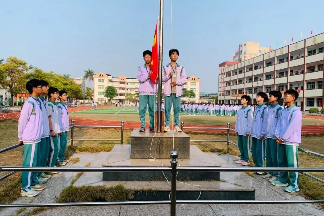 百日砺剑战中考 策马扬鞭圆梦行——2026年智勇中学百日誓师大会-第5张图片-四季读书网
