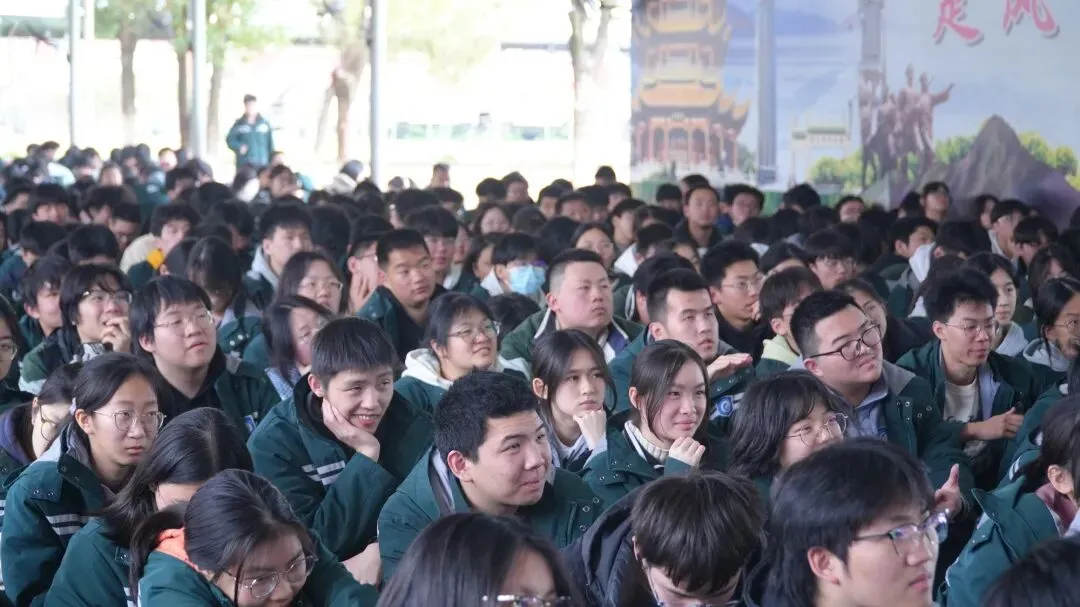 光谷二高高三学子 “不卷试卷 卷春风” 第30张