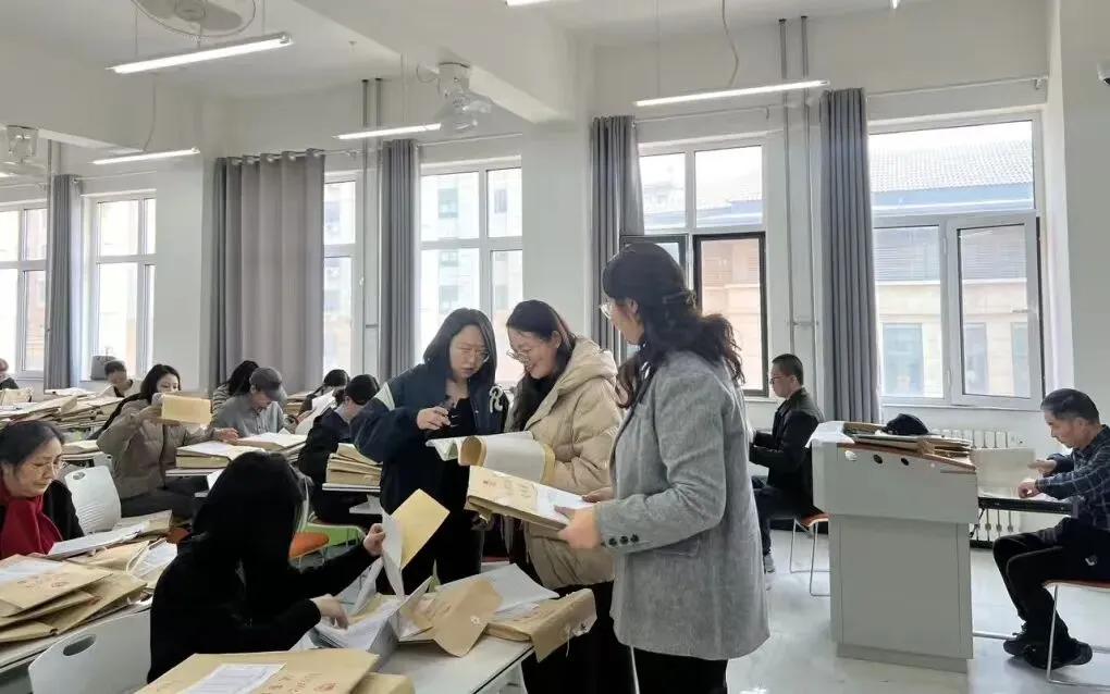 严把试卷质量关 互促教学共提升——财经学院院长崔沪、副院长原兴倩带队赴文化传媒学院开展检查工作 第21张 严把试卷质量关 互促教学共提升——财经学院院长崔沪、副院长原兴倩带队赴文化传媒学院开展检查工作 第21张