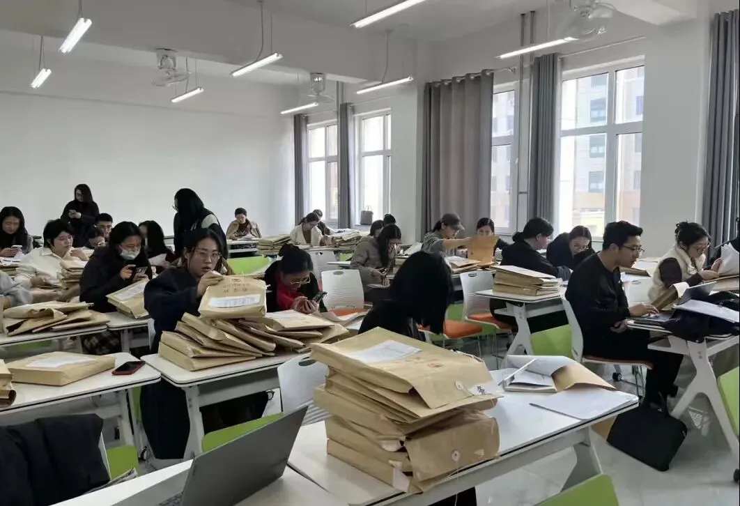 严把试卷质量关 互促教学共提升——财经学院院长崔沪、副院长原兴倩带队赴文化传媒学院开展检查工作 第22张 严把试卷质量关 互促教学共提升——财经学院院长崔沪、副院长原兴倩带队赴文化传媒学院开展检查工作 第22张