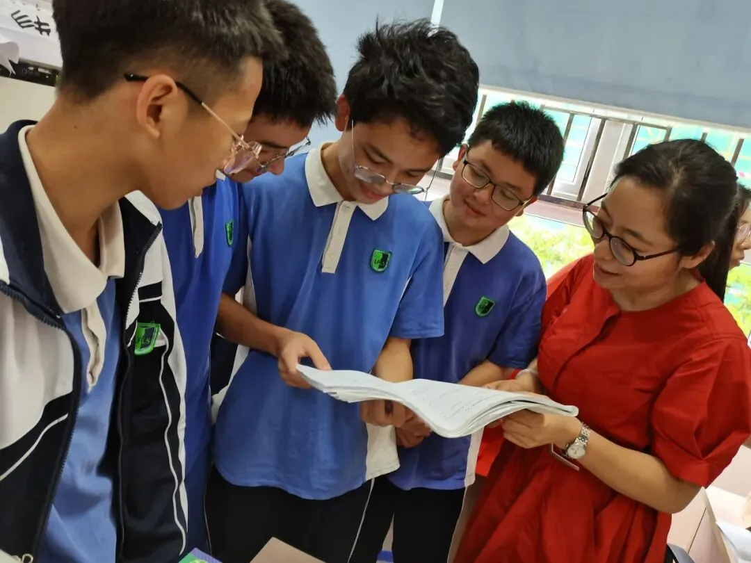学生中考路上的“点灯人” | 走进龙外(集团)新亚洲学校“四有”好老师张静-第13张图片-四季读书网 学生中考路上的“点灯人” | 走进龙外(集团)新亚洲学校“四有”好老师张静-第13张图片-四季读书网