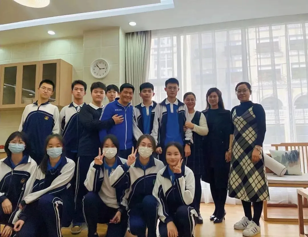 学生中考路上的“点灯人” | 走进龙外(集团)新亚洲学校“四有”好老师张静-第22张图片-四季读书网 学生中考路上的“点灯人” | 走进龙外(集团)新亚洲学校“四有”好老师张静-第22张图片-四季读书网