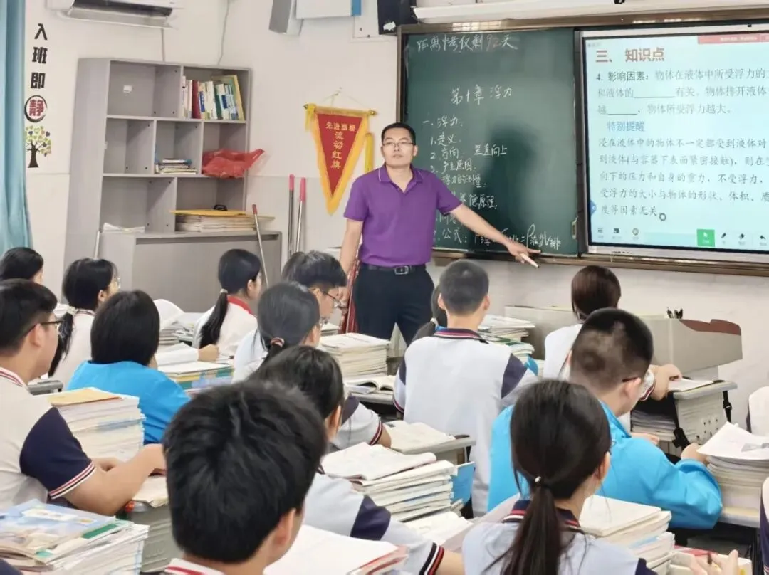 聚焦中考“加速跑”,三校共研“燃”起来——博白镇七中、博白镇二中、双凤初中三校联合开展备考教研活动 第3张