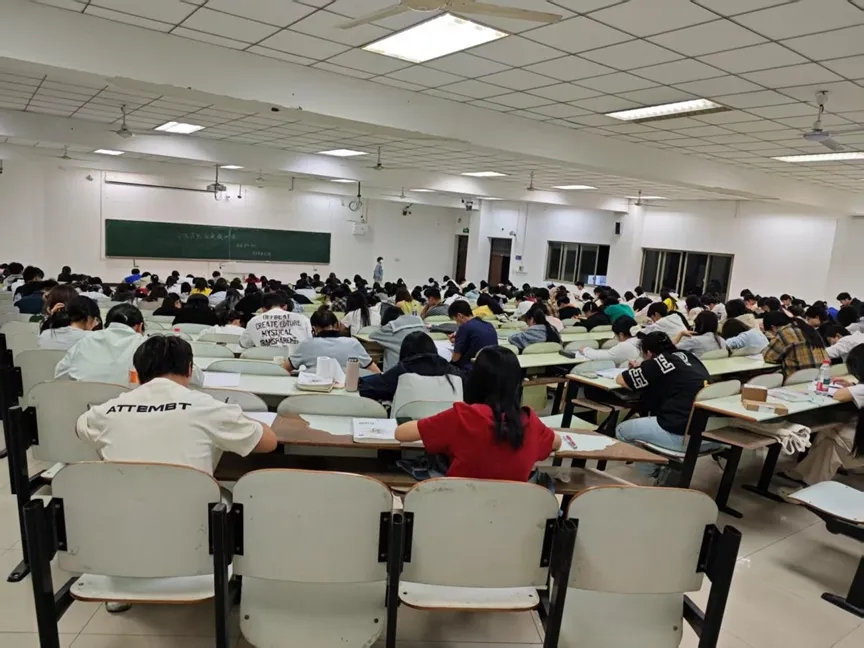 【砺山公法学院开展高数模拟考试活动 第4张