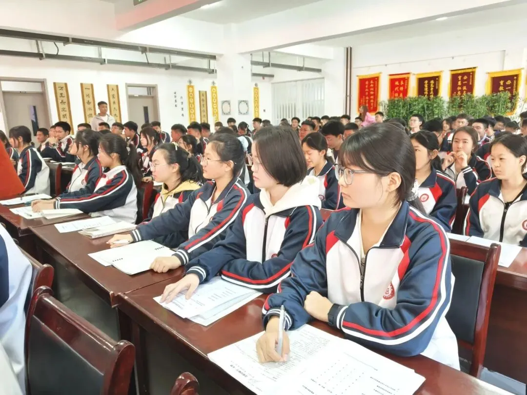 我校举办“中考'心'动力 减压赋能”专题讲座活动 第13张