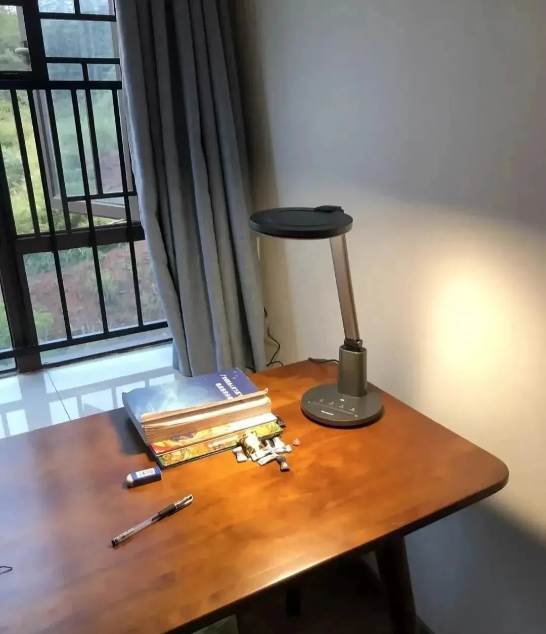 大多数家长并不是想投诉老师写分数在试卷上,不是想投诉学校发练习册,其实是想投诉这3件事 第2张