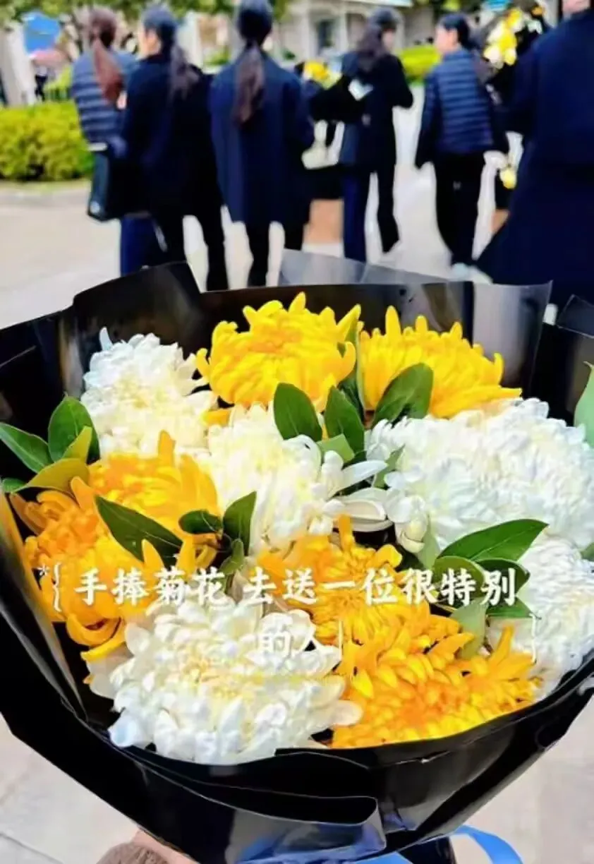 爆哭!张雪峰女儿千字告别火了:比满分试卷更珍贵的,是这份体面-第16张图片-四季读书网