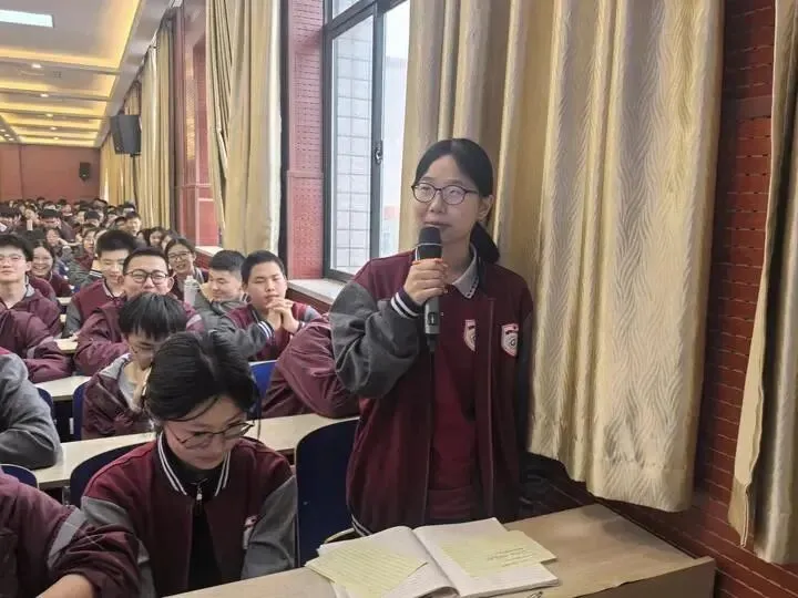 凝心聚力决胜中考,心理赋能扬帆远航——郑州市第六高级中学王春前副校长莅临我校开展九年级心理辅导讲座 第6张
