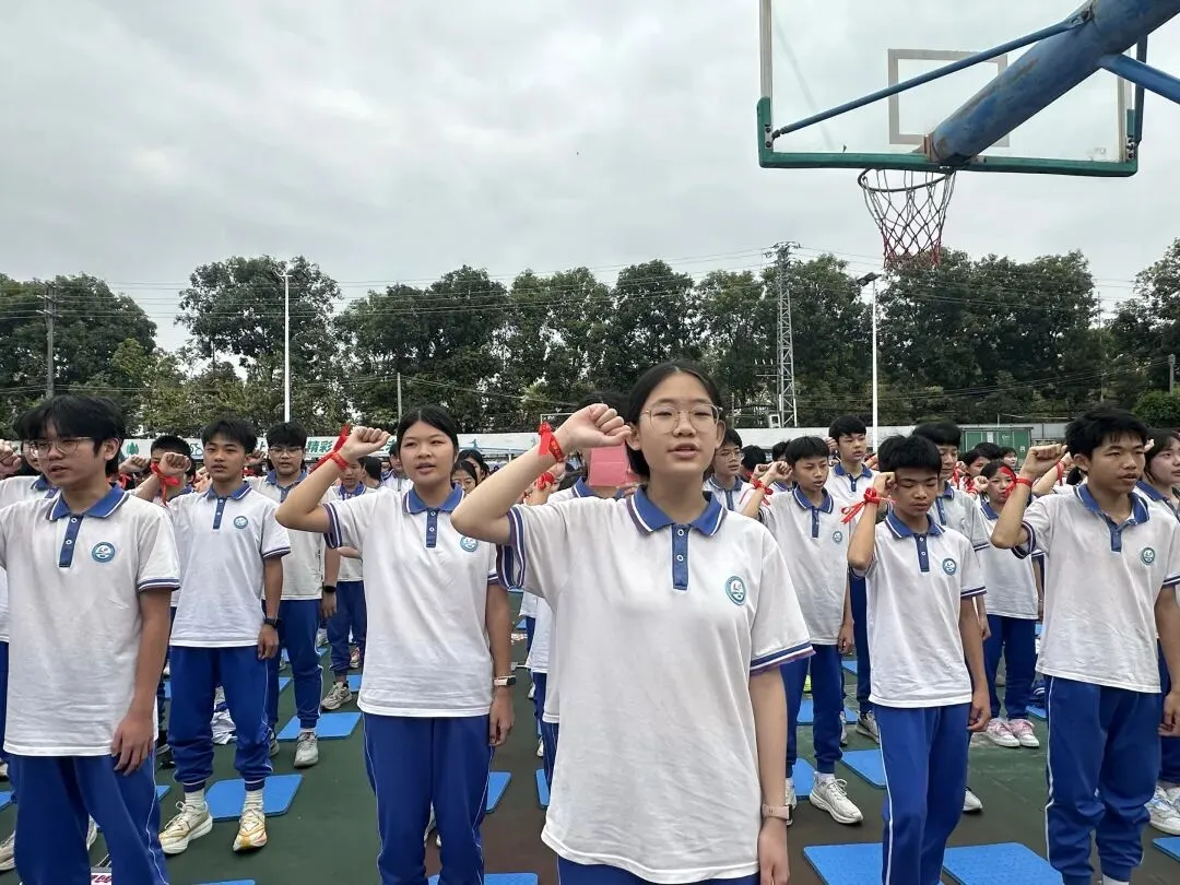 磨剑百日,铸梦中考|惠州市惠阳区平潭中学2026届中考百日誓师大会圆满举行 第38张 磨剑百日,铸梦中考|惠州市惠阳区平潭中学2026届中考百日誓师大会圆满举行 第38张