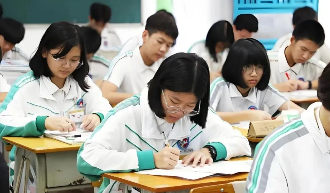 重磅!东莞 2026 中考人数超9.5万再破纪录,3 所公办新校救场,学位新增预警 第2张 重磅!东莞 2026 中考人数超9.5万再破纪录,3 所公办新校救场,学位新增预警 第2张