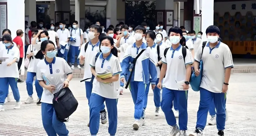 重磅!东莞 2026 中考人数超9.5万再破纪录,3 所公办新校救场,学位新增预警 第3张 重磅!东莞 2026 中考人数超9.5万再破纪录,3 所公办新校救场,学位新增预警 第3张