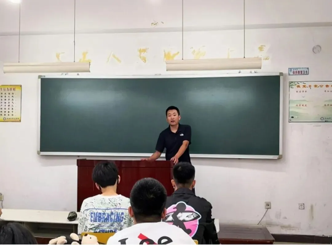 师范技能||美术学院2019级师范生教资模拟考试 第7张