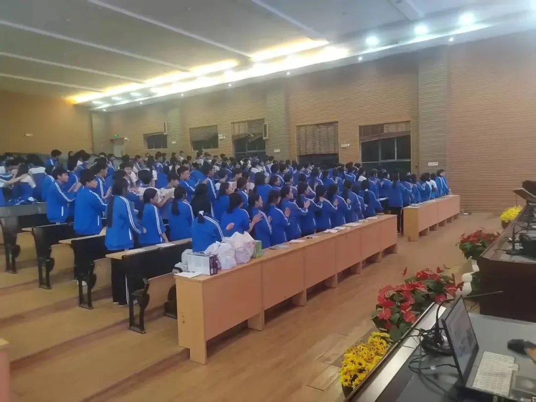 减压赋能轻装上阵砥砺前行圆梦中考——九年级优秀生学习经验交流暨解压活动圆满举行-第16张图片-四季读书网