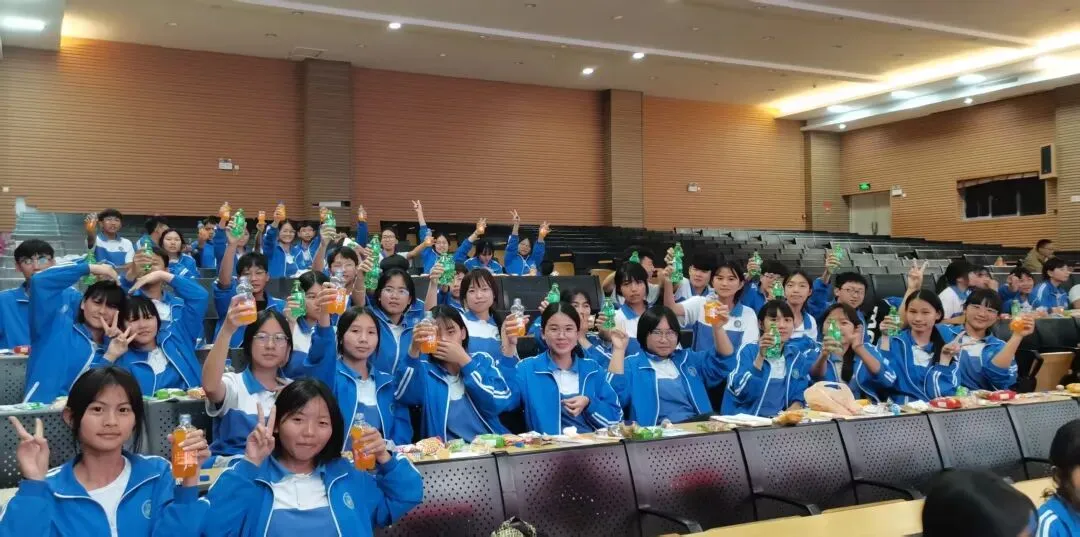 减压赋能轻装上阵砥砺前行圆梦中考——九年级优秀生学习经验交流暨解压活动圆满举行-第21张图片-四季读书网