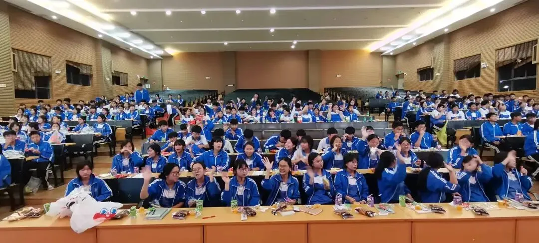 减压赋能轻装上阵砥砺前行圆梦中考——九年级优秀生学习经验交流暨解压活动圆满举行-第22张图片-四季读书网