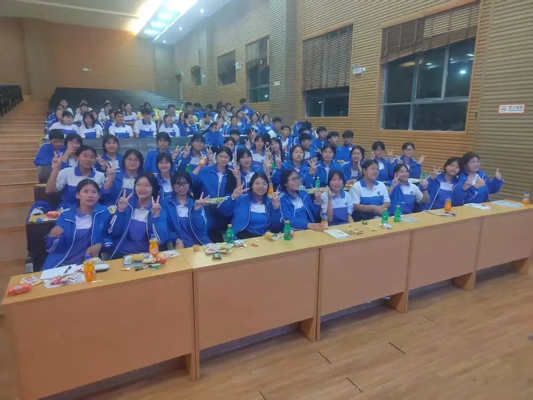减压赋能轻装上阵砥砺前行圆梦中考——九年级优秀生学习经验交流暨解压活动圆满举行-第24张图片-四季读书网