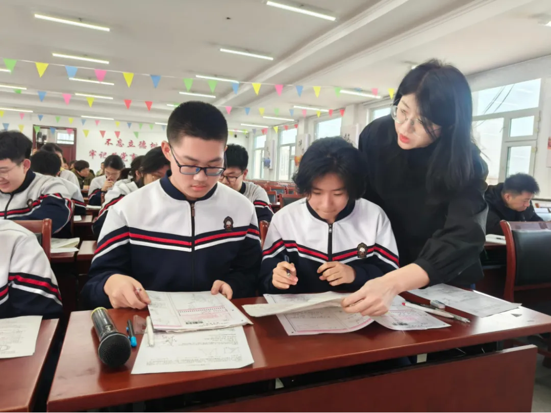 深耕教研 赋能中考|郝金芝名师工作室牵头开展南岗区2026年数学学科复习指导活动 第2张 深耕教研 赋能中考|郝金芝名师工作室牵头开展南岗区2026年数学学科复习指导活动 第2张