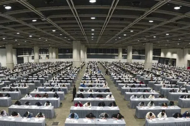 香港标准-2026 HKDSE授权全真模拟考试-第36张图片-四季读书网