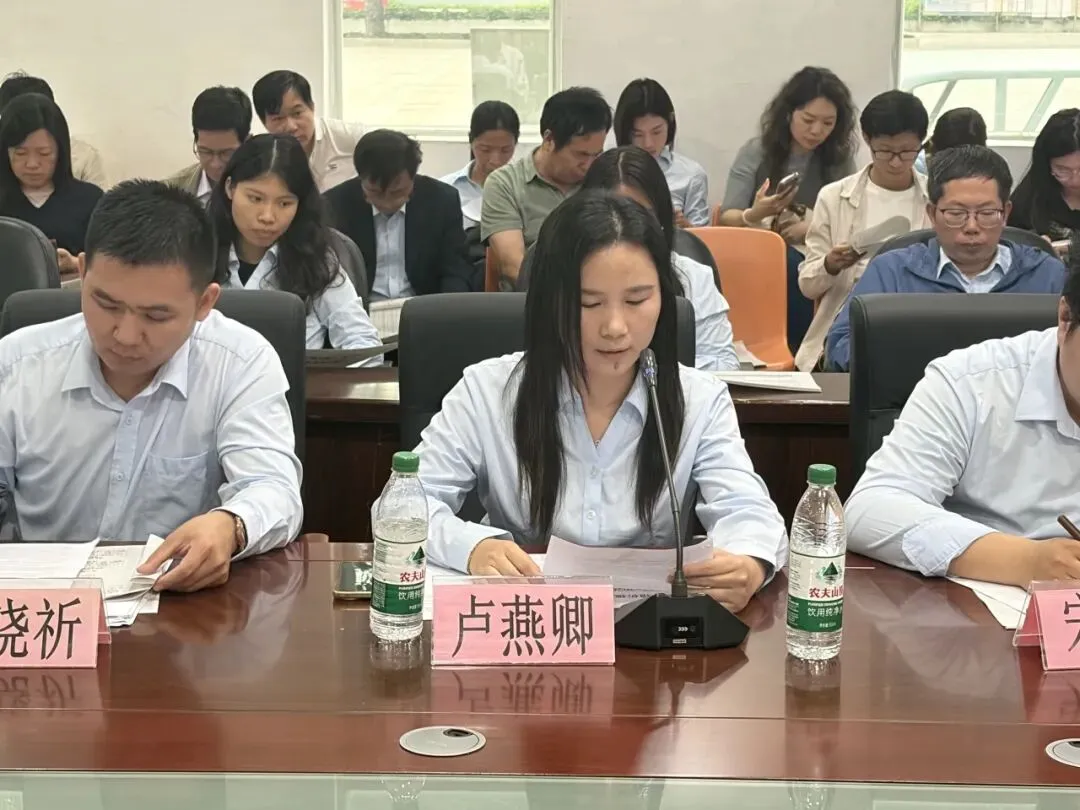 精析模考提质效 靶向备考定乾坤——我校召开2025-2026学年度高三级第二次高考备考会 第4张 精析模考提质效 靶向备考定乾坤——我校召开2025-2026学年度高三级第二次高考备考会 第4张