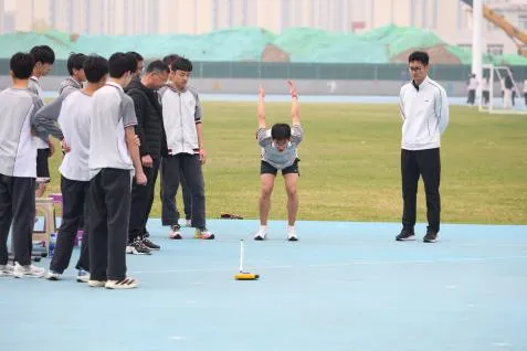 以模考砺锋芒,以匠心助远航——初三中考体育模拟考,全力备战正当时-第6张图片-四季读书网