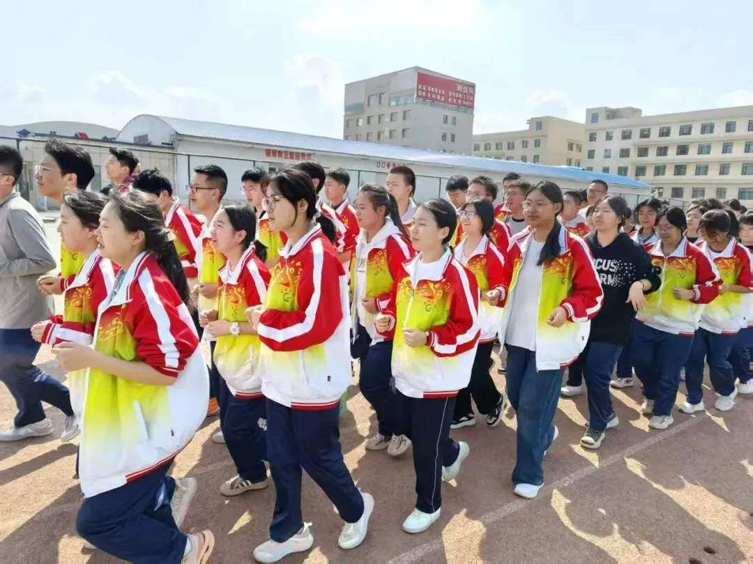 以练备战,逐梦中考——成功中考二校体育中考训练扎实推进-第4张图片-四季读书网 以练备战,逐梦中考——成功中考二校体育中考训练扎实推进-第4张图片-四季读书网
