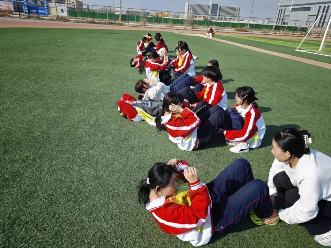 以练备战,逐梦中考——成功中考二校体育中考训练扎实推进-第10张图片-四季读书网 以练备战,逐梦中考——成功中考二校体育中考训练扎实推进-第10张图片-四季读书网