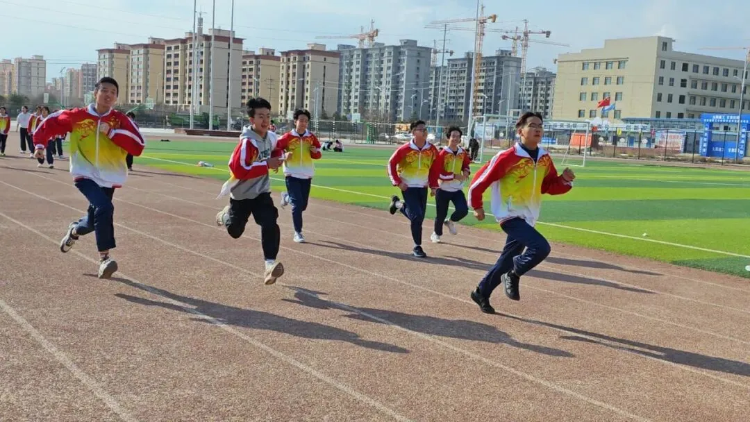 以练备战,逐梦中考——成功中考二校体育中考训练扎实推进-第13张图片-四季读书网 以练备战,逐梦中考——成功中考二校体育中考训练扎实推进-第13张图片-四季读书网