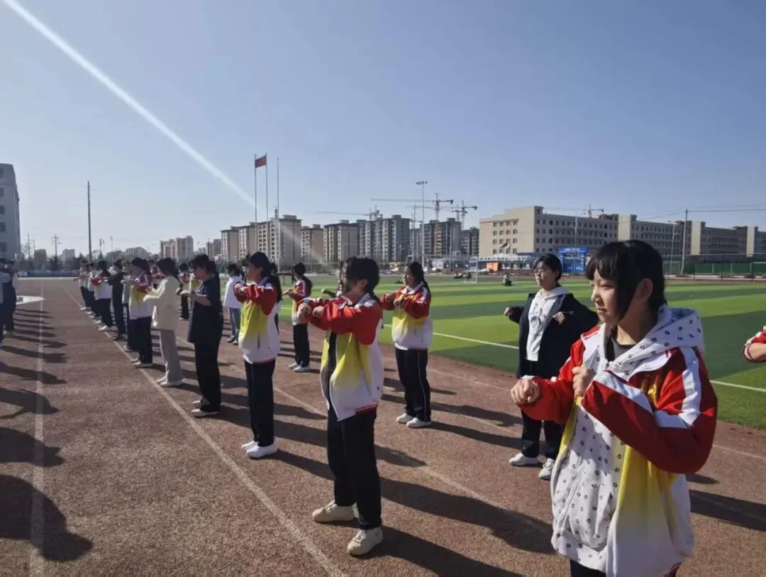 以练备战,逐梦中考——成功中考二校体育中考训练扎实推进-第22张图片-四季读书网 以练备战,逐梦中考——成功中考二校体育中考训练扎实推进-第22张图片-四季读书网
